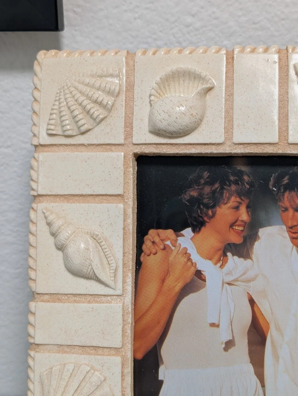 Malden 3D Seashell Ceramic Stoneware Picture Frame Fits 5x7 Cream Beach Ocean